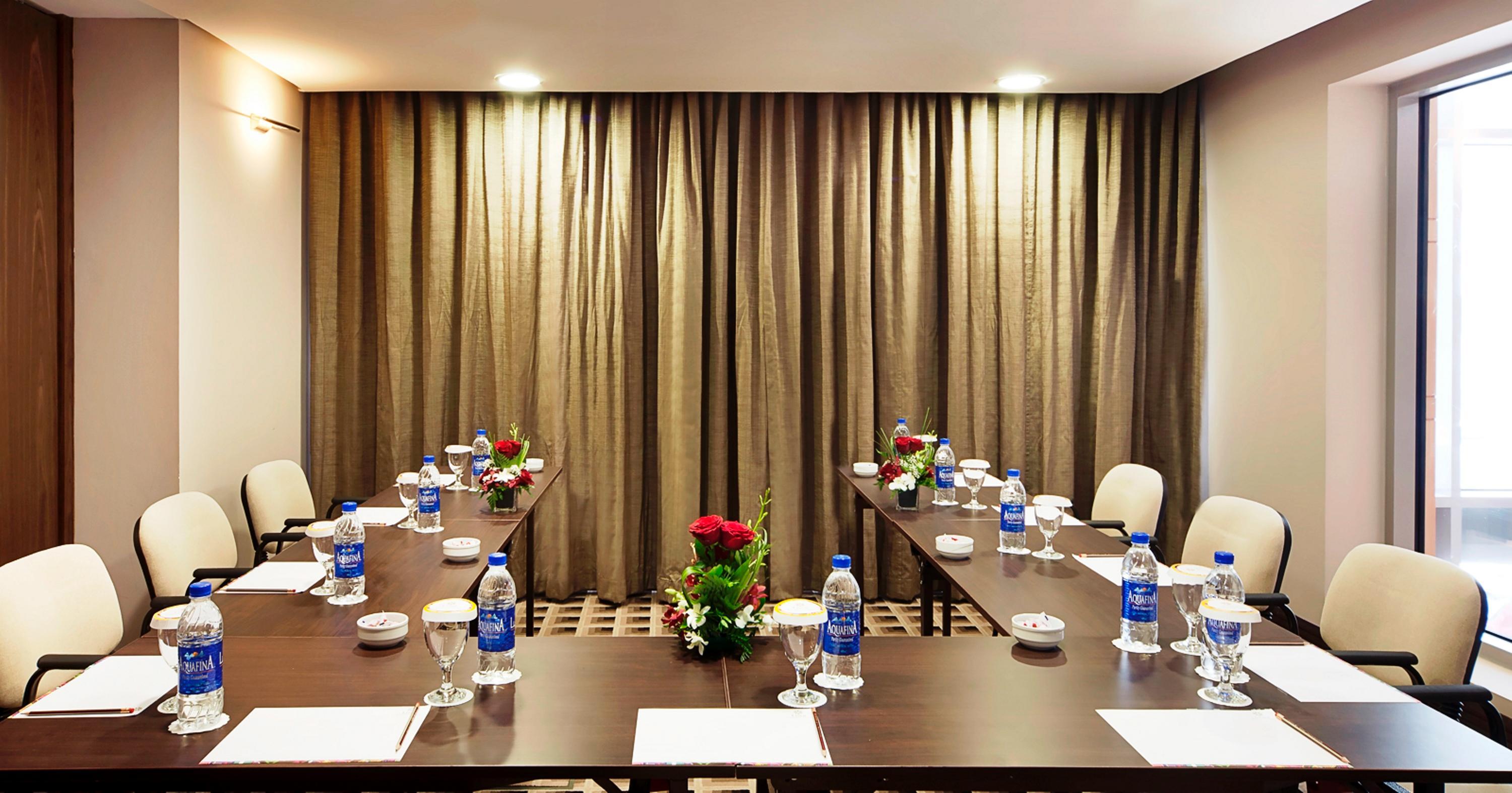 Oaks Liwa Executive Suites Abu Dabi Dış mekan fotoğraf